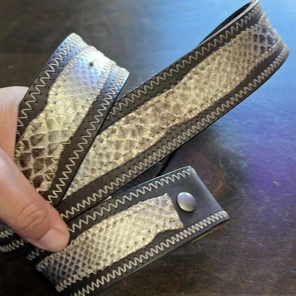 Enmon Metallic Leather Belt Texured M Gray Brown Silver Vintage Snake Print - Picture 2 of 7